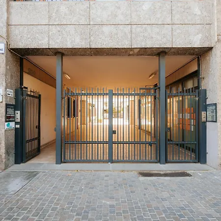 Art Luxury In The Heart Of Bolonia